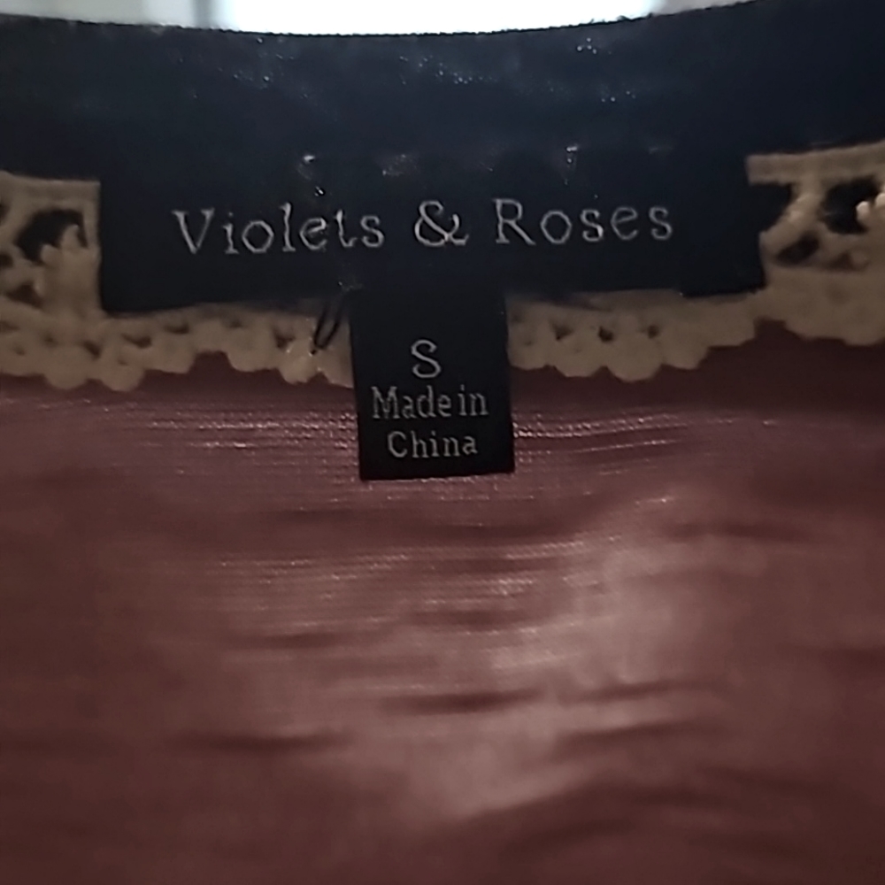 Violets& Roses Small 3/4 sleeve jersey style lightweight pullover